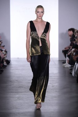  Irina Vitjaz koleksiyonu 