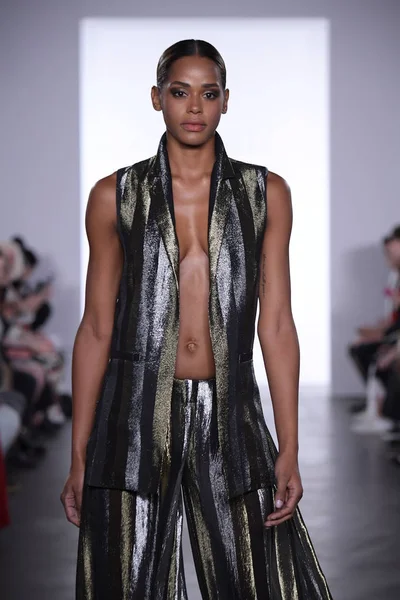  Irina Vitjaz koleksiyonu 