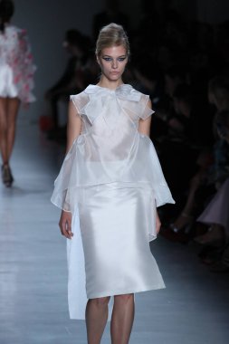 Oğlum Jung Wan defileye