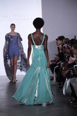  Irina Vitjaz koleksiyonu 