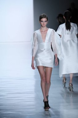 Oğlum Jung Wan defileye