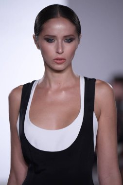  Irina Vitjaz koleksiyonu 