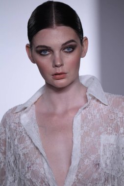  Irina Vitjaz koleksiyonu 