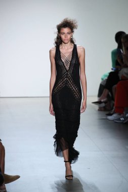  TRESemme Jonathan Simkhai moda gösterisi