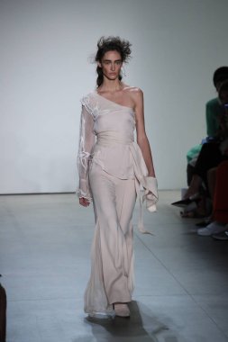  TRESemme Jonathan Simkhai moda gösterisi