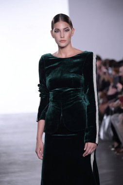  Irina Vitjaz koleksiyonu 