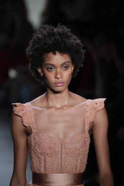  TRESemme Jonathan Simkhai moda gösterisi
