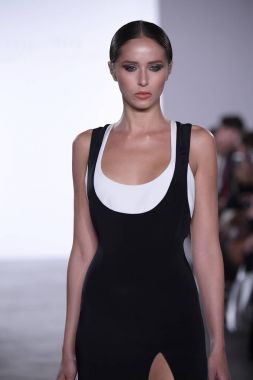  Irina Vitjaz koleksiyonu 