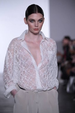  Irina Vitjaz koleksiyonu 