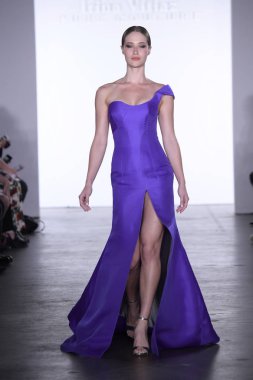  Irina Vitjaz koleksiyonu 