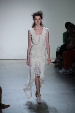  TRESemme Jonathan Simkhai moda gösterisi