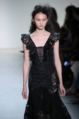  TRESemme Jonathan Simkhai moda gösterisi