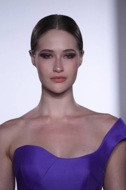  Irina Vitjaz koleksiyonu 