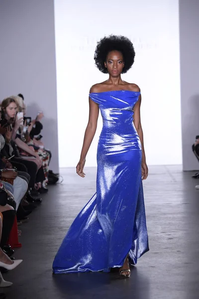  Irina Vitjaz koleksiyonu 