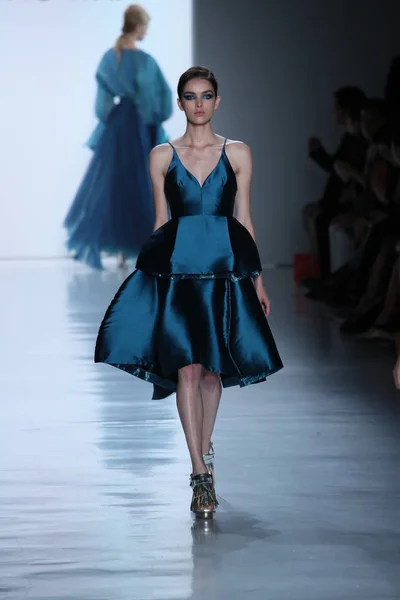 Desfile de moda Son Jung Wan — Foto de Stock