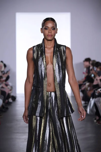  Irina Vitjaz koleksiyonu 