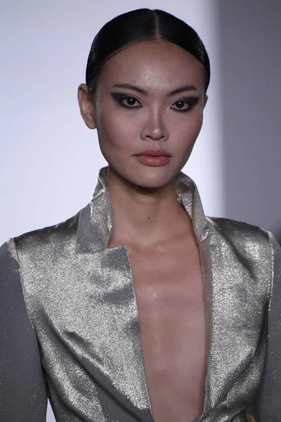  Irina Vitjaz koleksiyonu 