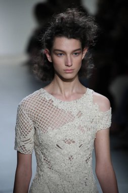 TRESemme Jonathan Simkhai moda gösterisi