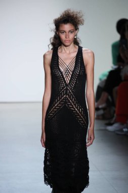  TRESemme Jonathan Simkhai moda gösterisi