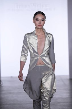  Irina Vitjaz koleksiyonu 