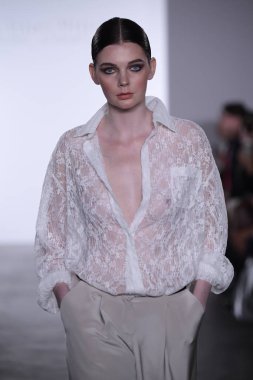  Irina Vitjaz koleksiyonu 