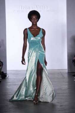  Irina Vitjaz koleksiyonu 