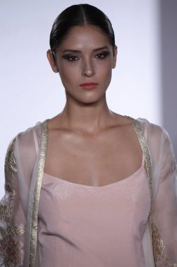  Irina Vitjaz koleksiyonu 