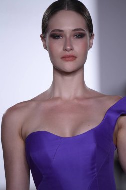  Irina Vitjaz koleksiyonu 