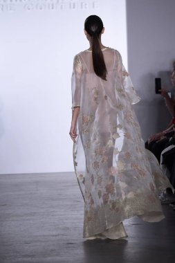  Irina Vitjaz koleksiyonu 