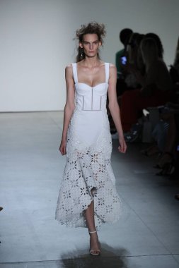  TRESemme Jonathan Simkhai moda gösterisi