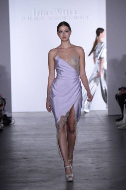  Irina Vitjaz koleksiyonu 