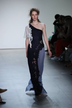  TRESemme Jonathan Simkhai moda gösterisi