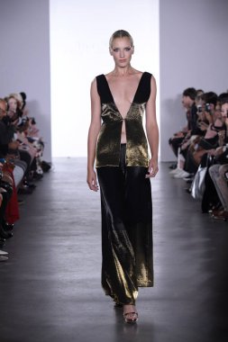  Irina Vitjaz koleksiyonu 