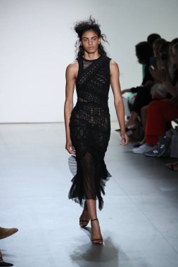  TRESemme Jonathan Simkhai moda gösterisi