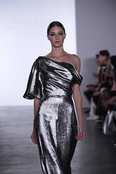  Irina Vitjaz koleksiyonu 