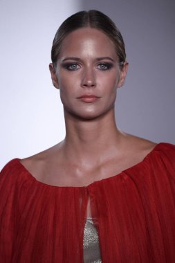  Irina Vitjaz koleksiyonu 