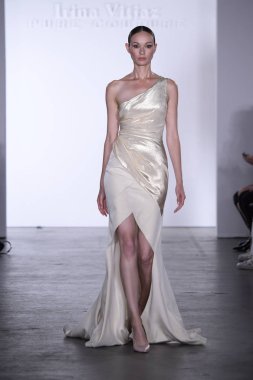  Irina Vitjaz koleksiyonu 