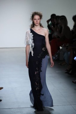  TRESemme Jonathan Simkhai moda gösterisi