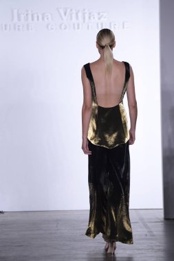 Irina Vitjaz koleksiyonu 