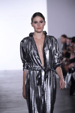  Irina Vitjaz koleksiyonu 