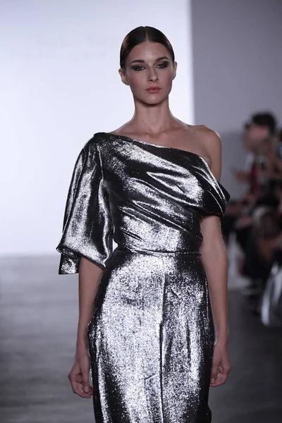  Irina Vitjaz koleksiyonu 