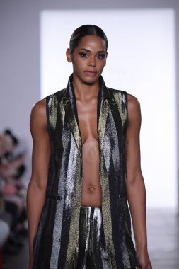  Irina Vitjaz koleksiyonu 