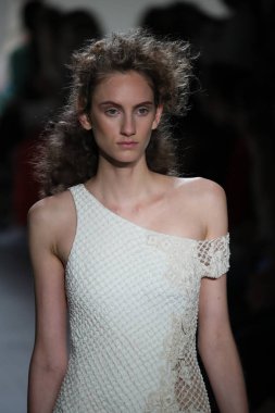  TRESemme Jonathan Simkhai moda gösterisi