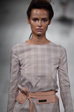 Francesca Liberatore defile 