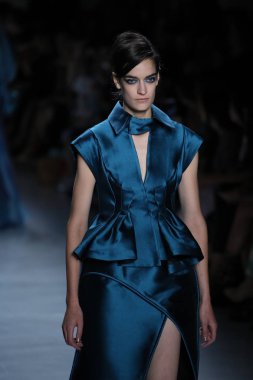 Oğlum Jung Wan defileye