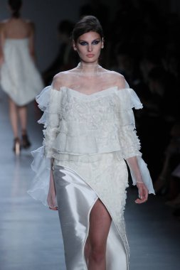 Oğlum Jung Wan defileye