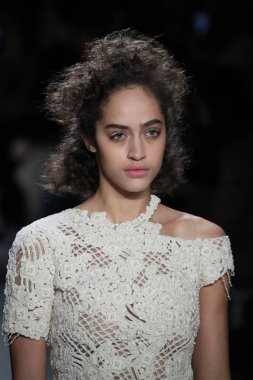  TRESemme Jonathan Simkhai moda gösterisi