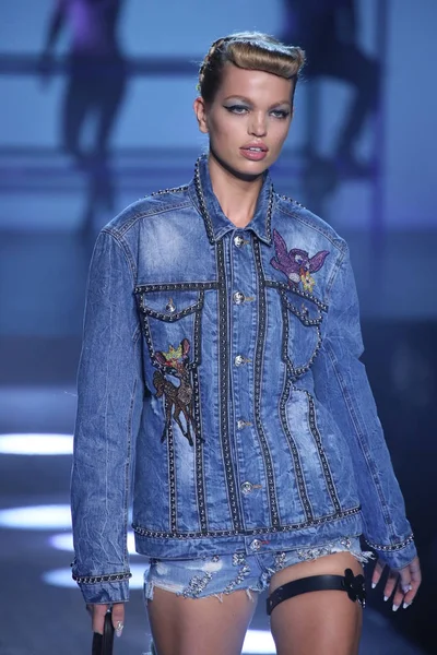 Philipp Plein desfile de moda — Fotografia de Stock