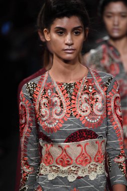 Francesca Liberatore defile 