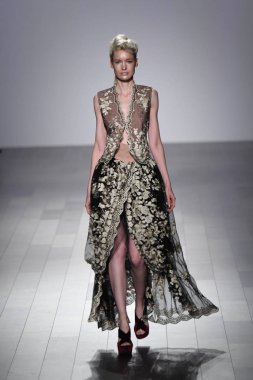 Francesca Liberatore defile 